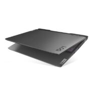 نمای نیمه‌بسته Lenovo LOQ 16IRH8 روی پس‌زمینه سفید